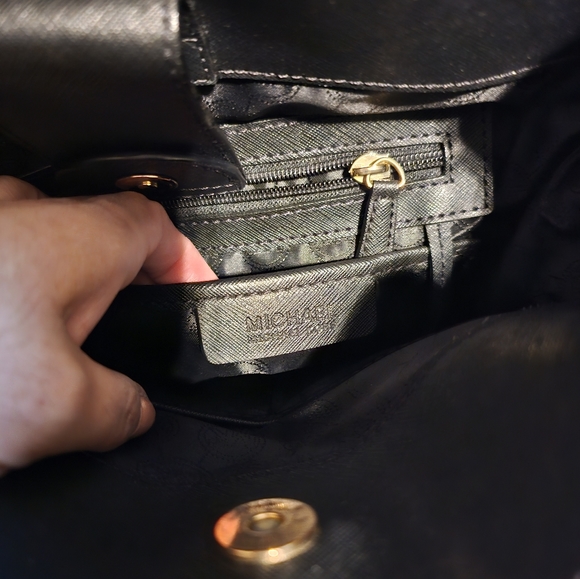 Michael Kors Hamilton Extra Large Saffiano leather EUC - Picture 9 of 16